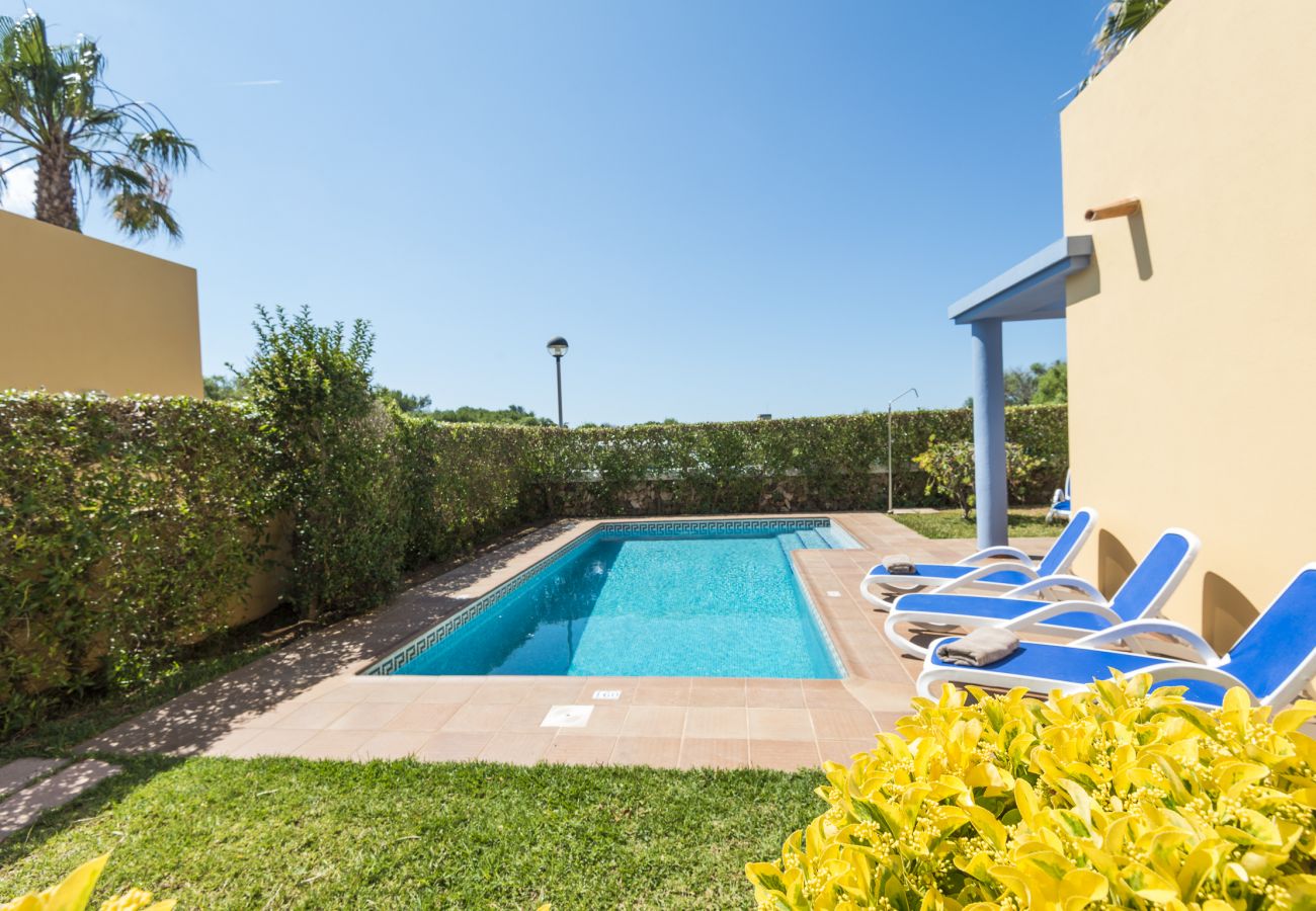 Villa à Cala Blanca - Villa avec piscine à 500 m de la plage