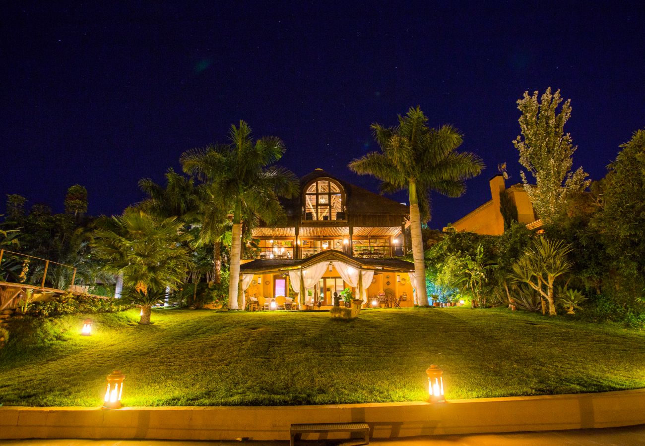 Villa à Malaga - Indonesian Palace Luxurious Boutique by iloftmalaga