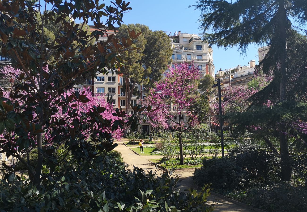 Appartement à Barcelone - TURO PARK, bel appartement avec balcon