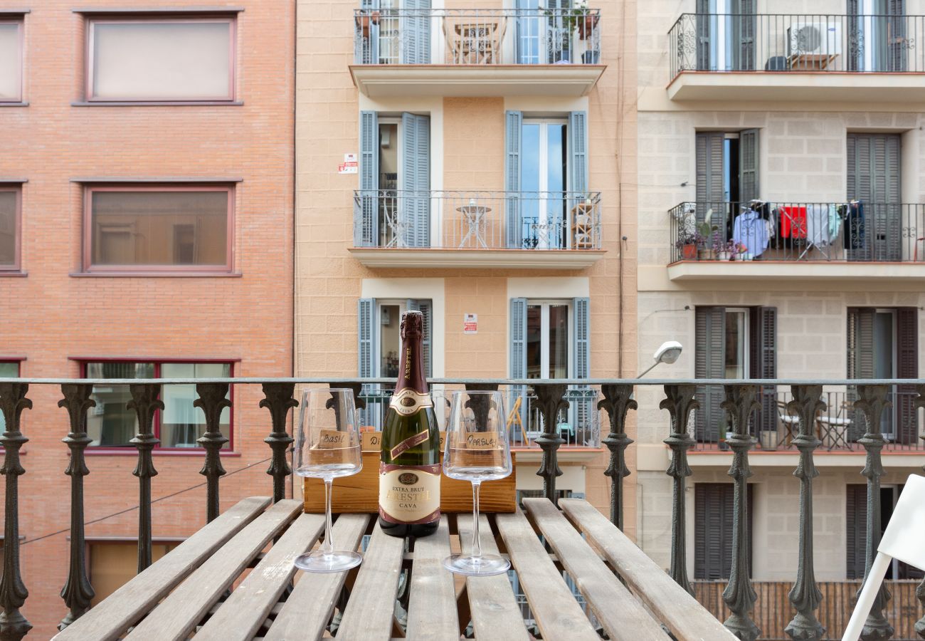 Appartement à Barcelone - TURO PARK, bel appartement avec balcon