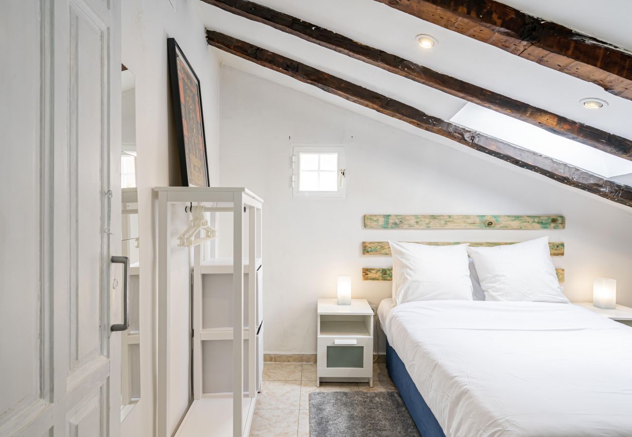 Appartement à Madrid - Apartment at  Cascorro Square SAN5
