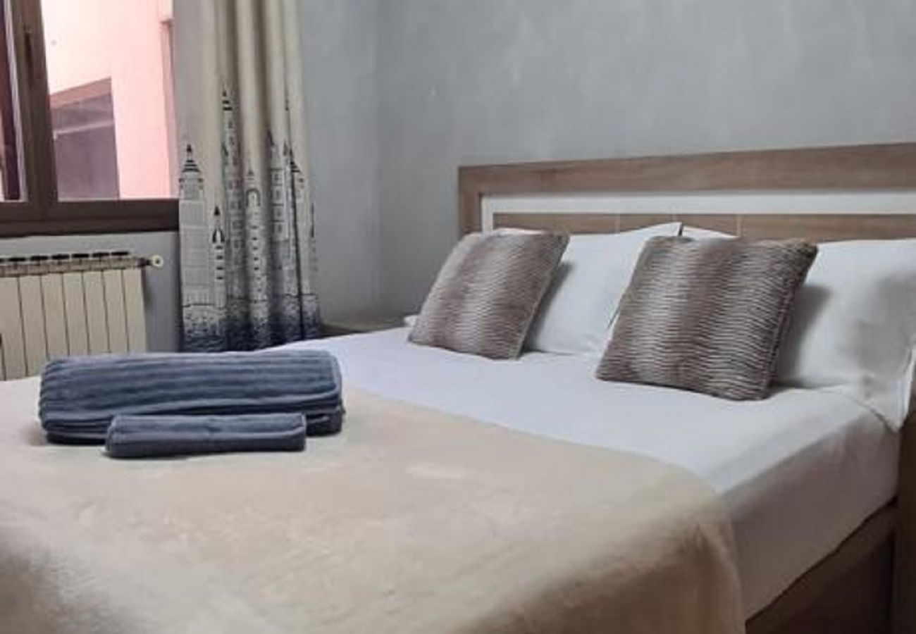 Chalet à Nuevo Baztán - Chalet Nuevo Baztán Piscina cubierta (IBI152)