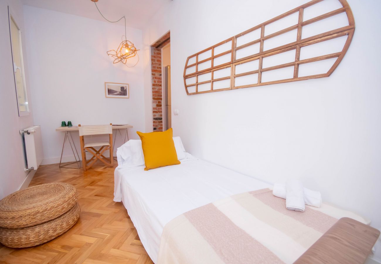Appartement à Madrid - Appartement central et confortable dans le Rastro de Madrid RDC33
