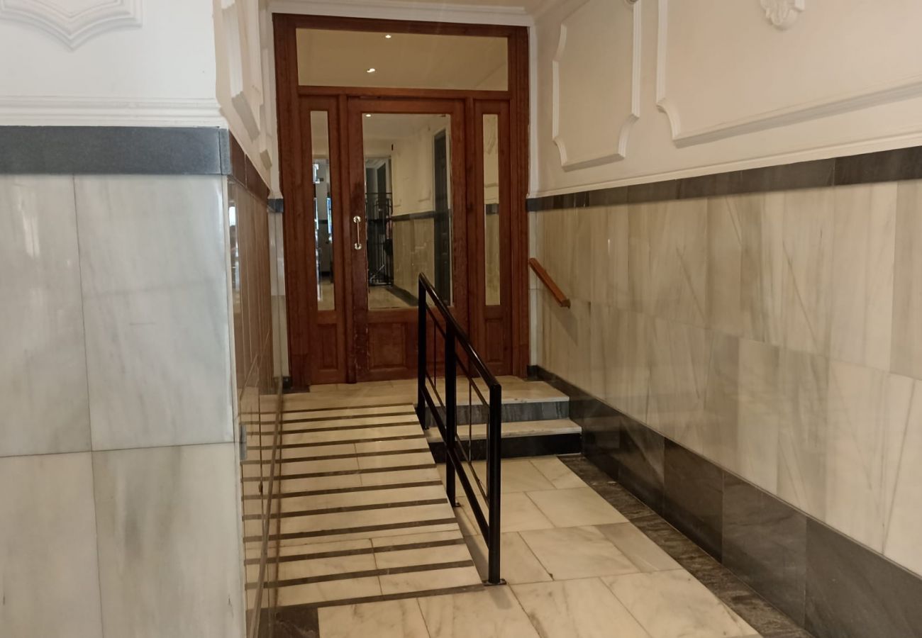 Appartement à Madrid - Appartement central et confortable dans le Rastro de Madrid RDC33