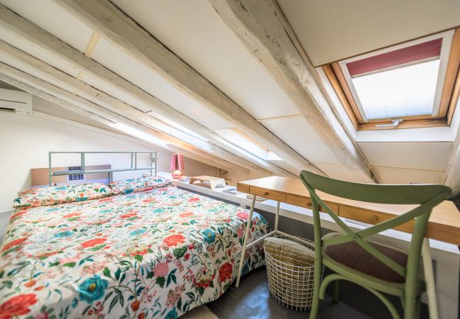 Appartement à Madrid - M (SGV51) Encantadora buhardilla dúplex en el cora Appartement à Madrid - M (SGV51) Encantadora buhardilla dúplex en el cora