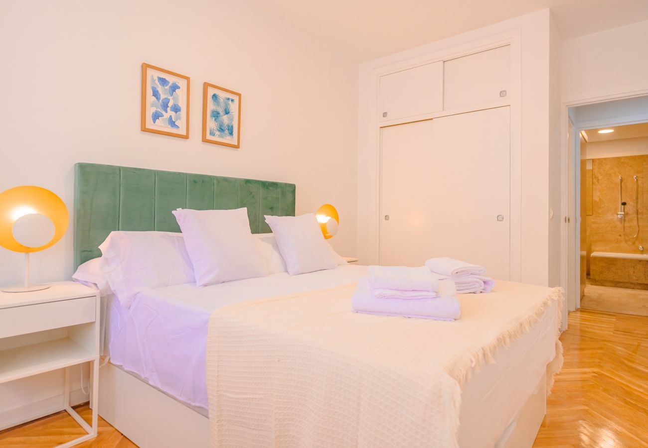 Appartement à Madrid - Amplia y cómoda casa de cuatro dormitorios en Chamberí - Madrid