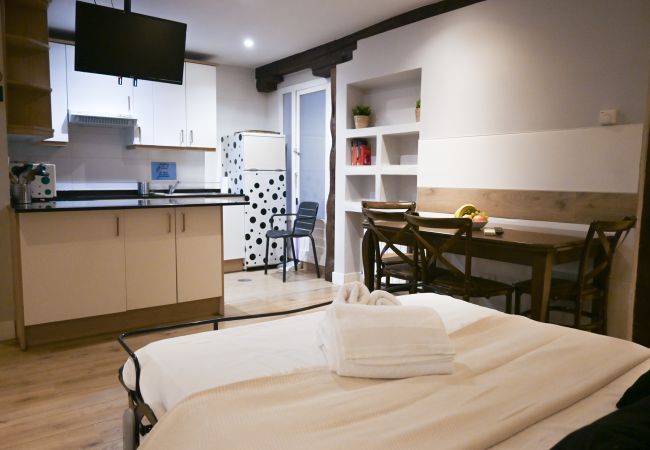 Appartement à Madrid - M (CAB36) Maison centrale et spacieuse de 4 chambres à La Latina
