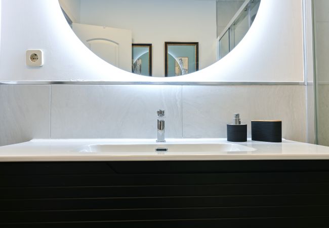 Appartement à Madrid - M (ORE512) Apartamento Espacioso de Tres Dormitori Appartement à Madrid - M (ORE512) Apartamento Espacioso de Tres Dormitori