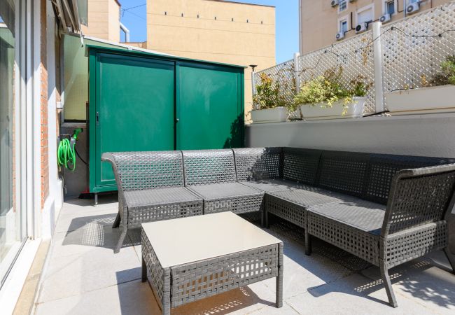  à Madrid - M (DFE5) Bonito Apartamento con Terraza en Chamart