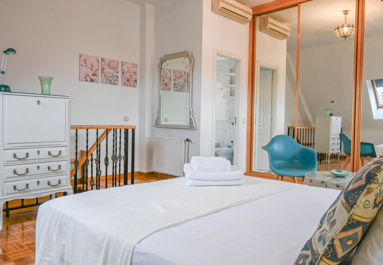 Appartement à Madrid - M (PAT132) Dúplex Ático con Espectaculares Vistas