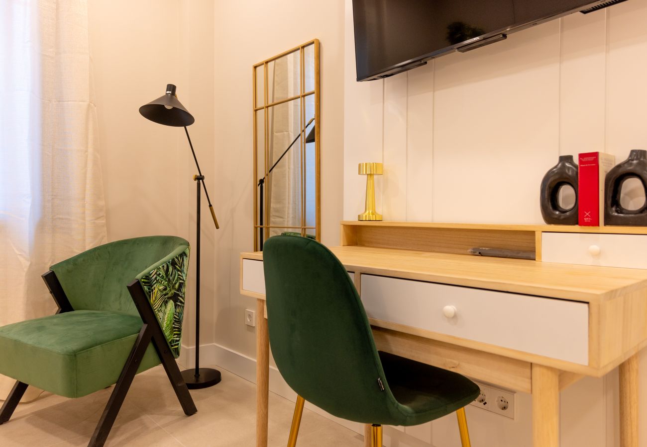 Studio à Madrid - M (DEL291º3) Liria: Un Espacio de Elegancia y Conf