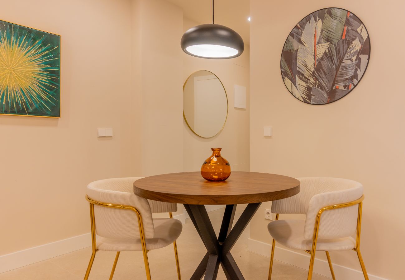 Studio à Madrid - M (DEL291º3) Liria: Un Espacio de Elegancia y Conf
