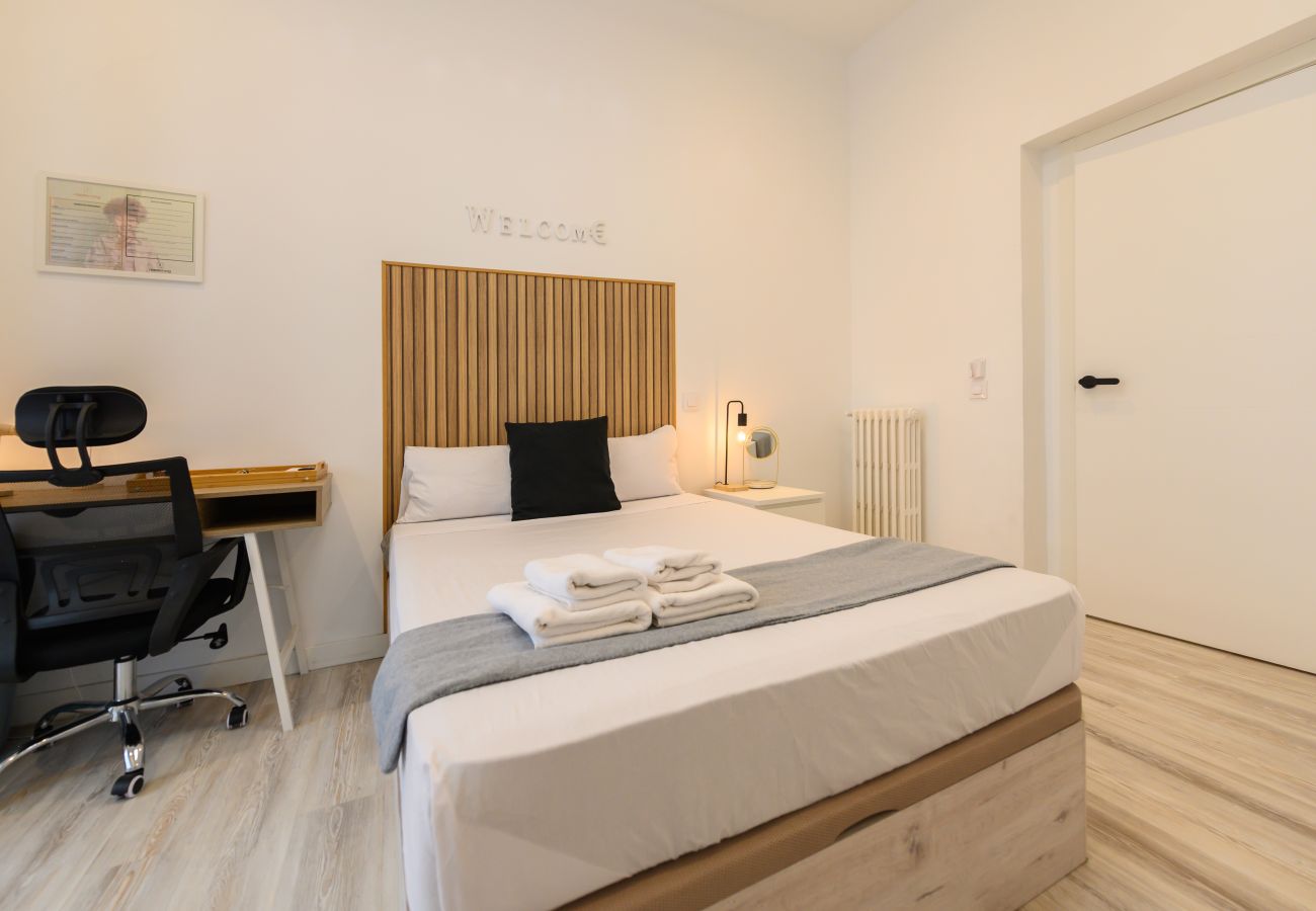 Chambres d'hôtes à Madrid - M (SBE105)Zurich: habitación con comodidad y zonas
