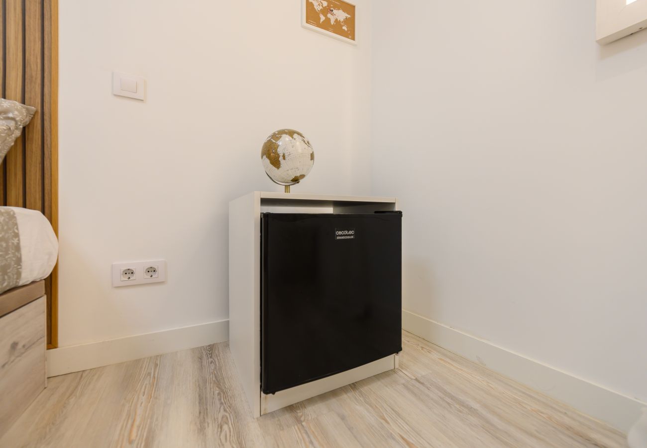 Chambres d'hôtes à Madrid - M (SBE108) Roma: habitación con comodidad y zonas