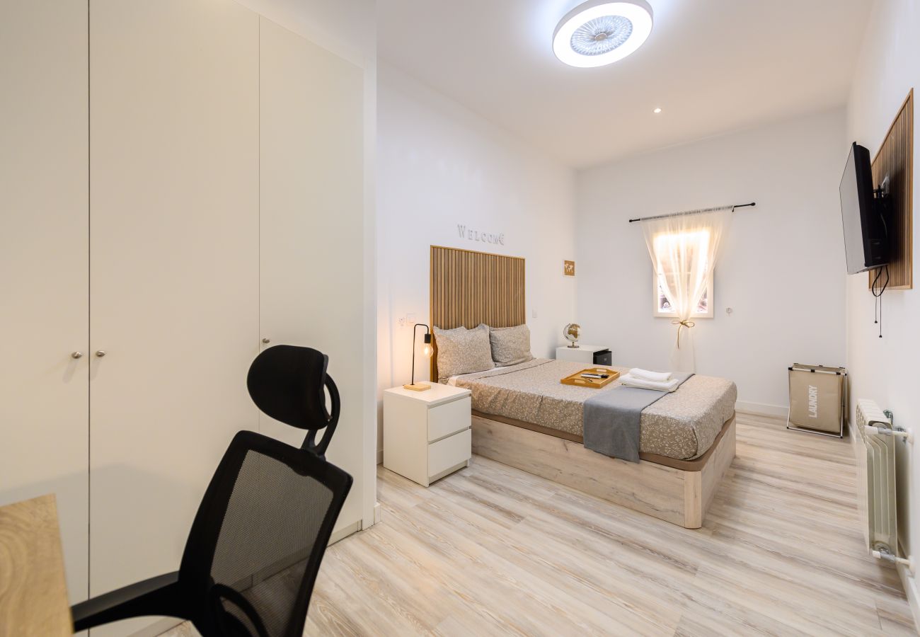 Chambres d'hôtes à Madrid - M (SBE108) Roma: habitación con comodidad y zonas