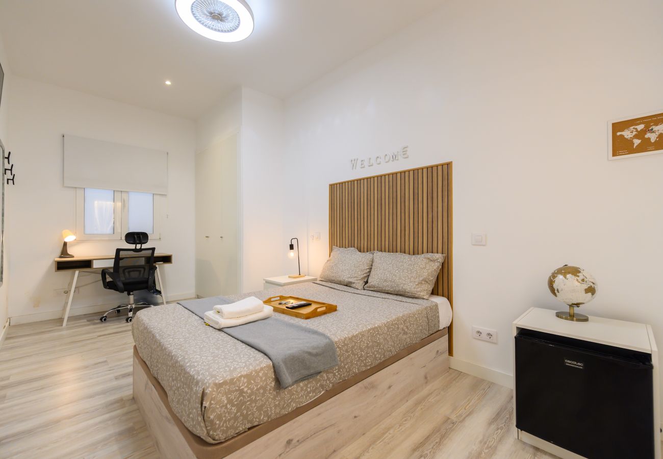 Chambres d'hôtes à Madrid - M (SBE108) Roma: habitación con comodidad y zonas