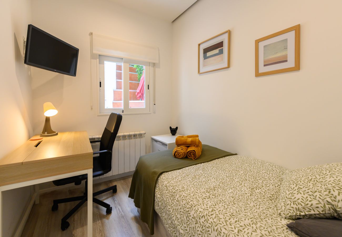 Chambres d'hôtes à Madrid - M (HDB1201) Oruro: Habitación con confort y esenci