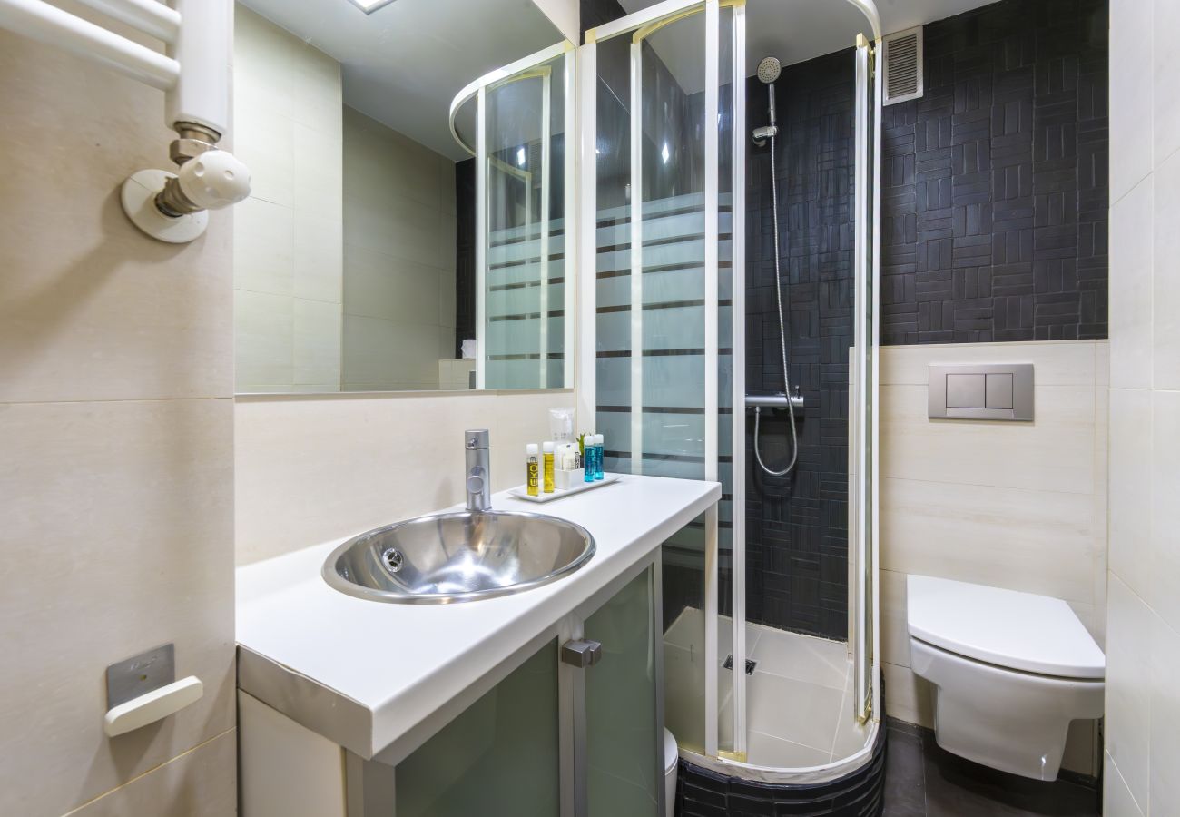 Appartement à Madrid - M (PAC636)Alquiler Mensual en Madrid – Piso Exteri