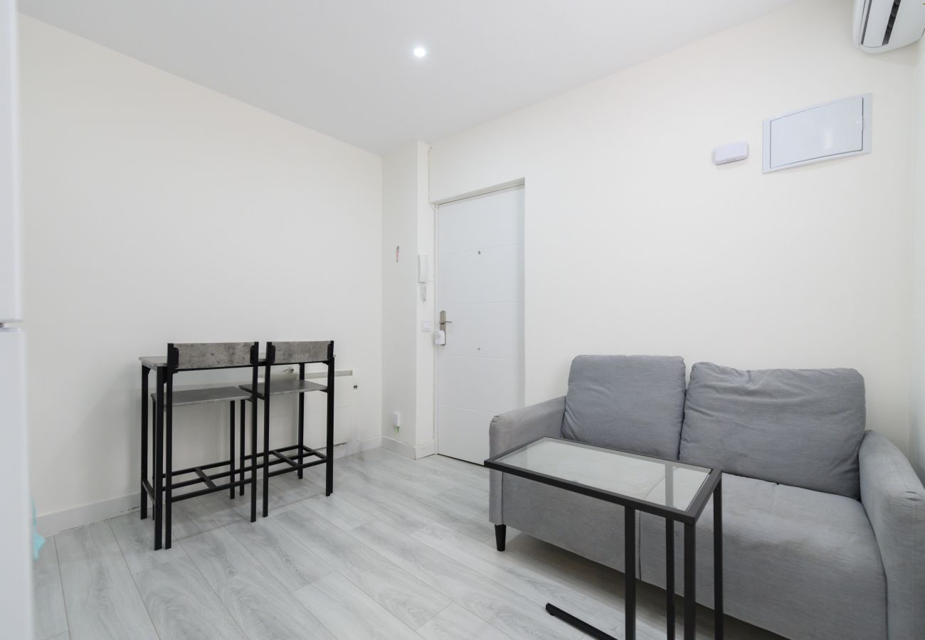 Appartement à Madrid - M (MDL9)Alquiler Mensual en Madrid – Piso moderno