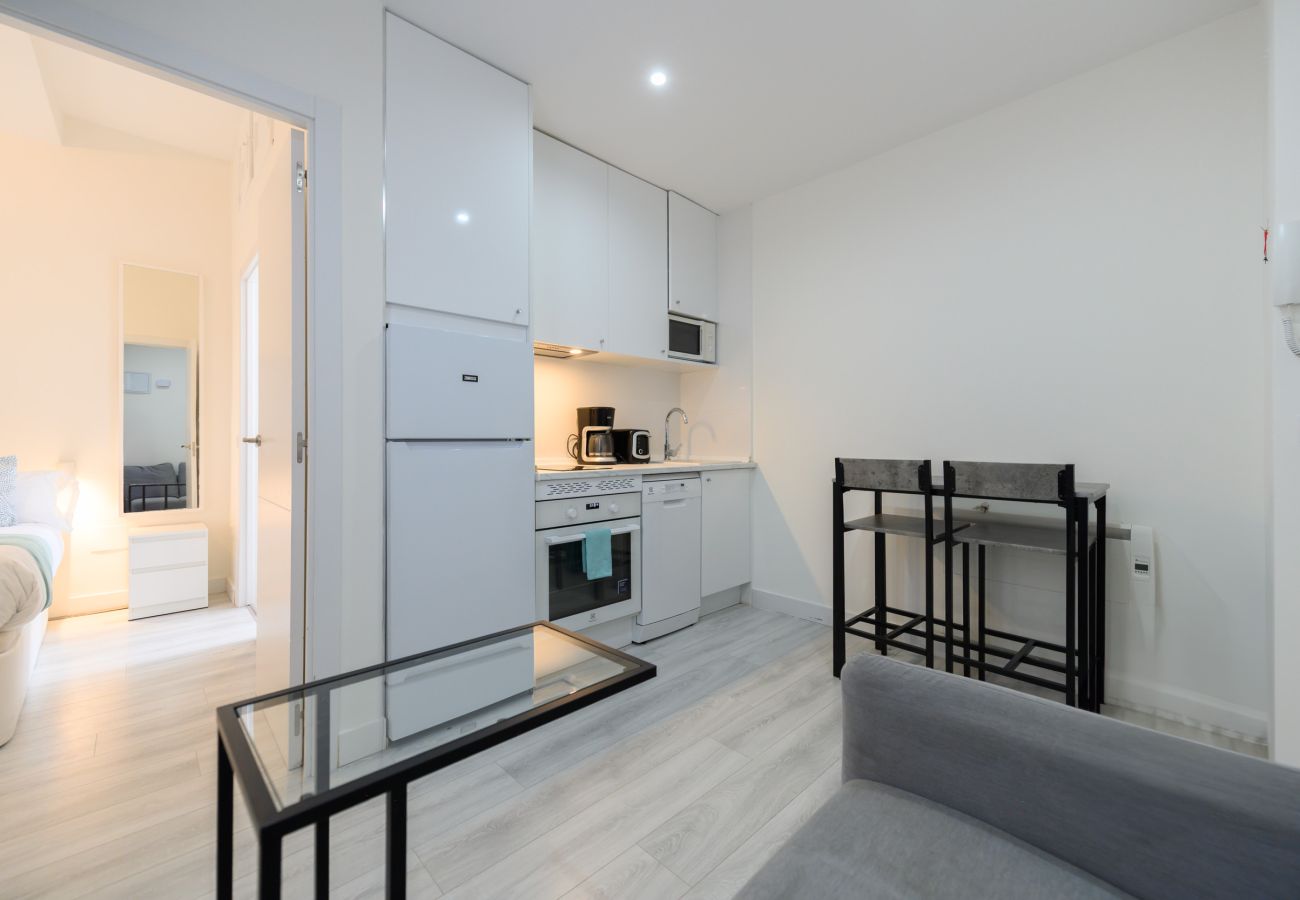 Appartement à Madrid - M (MDL9)Alquiler Mensual en Madrid – Piso moderno