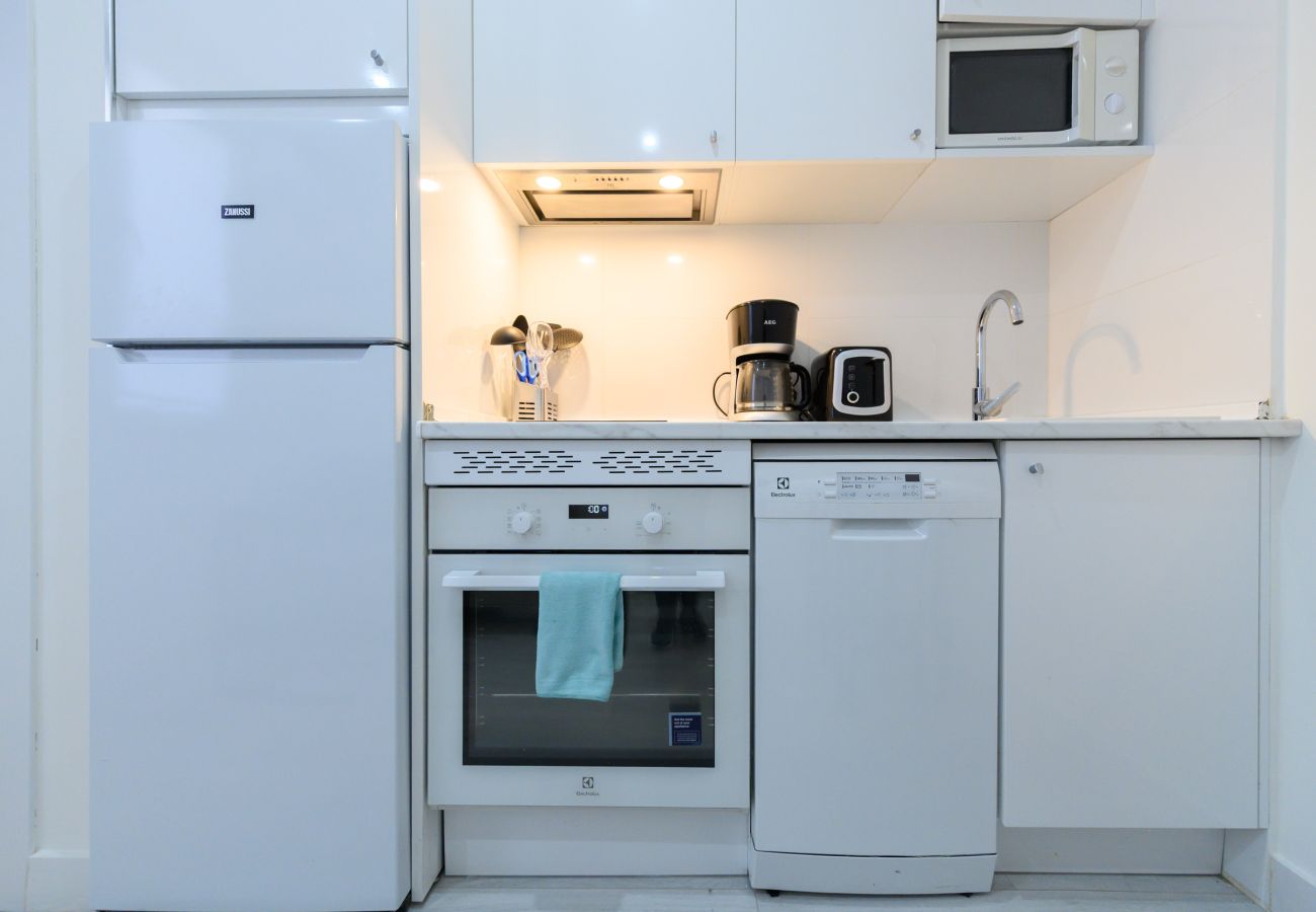 Appartement à Madrid - M (MDL9)Alquiler Mensual en Madrid – Piso moderno