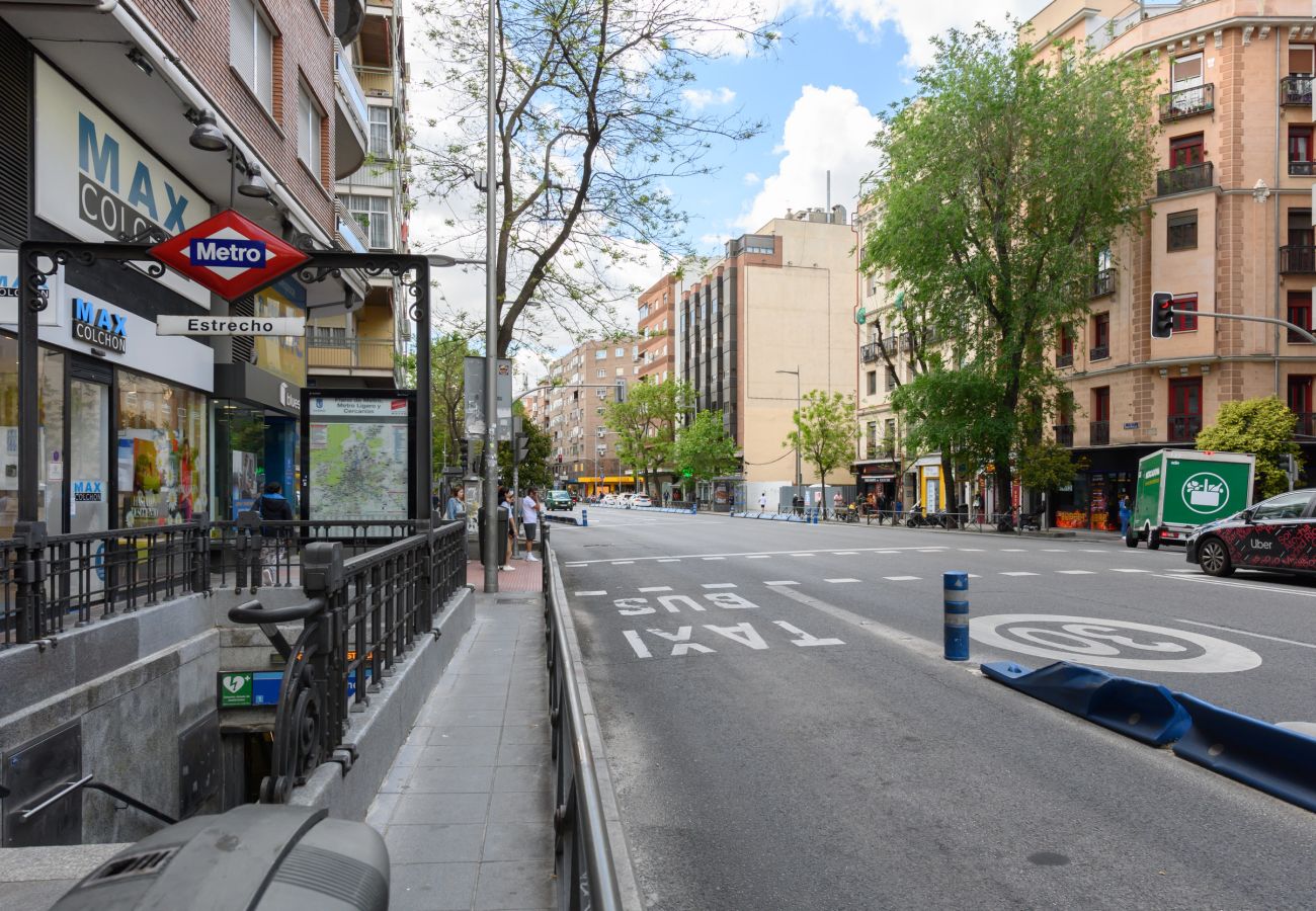 Appartement à Madrid - M (MDL9)Alquiler Mensual en Madrid – Piso moderno