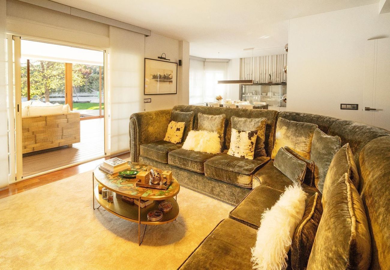 Chalet à Pozuelo de Alarcón - M (TAJ13) Madrid – Chalet de Lujo con Piscina, Gim
