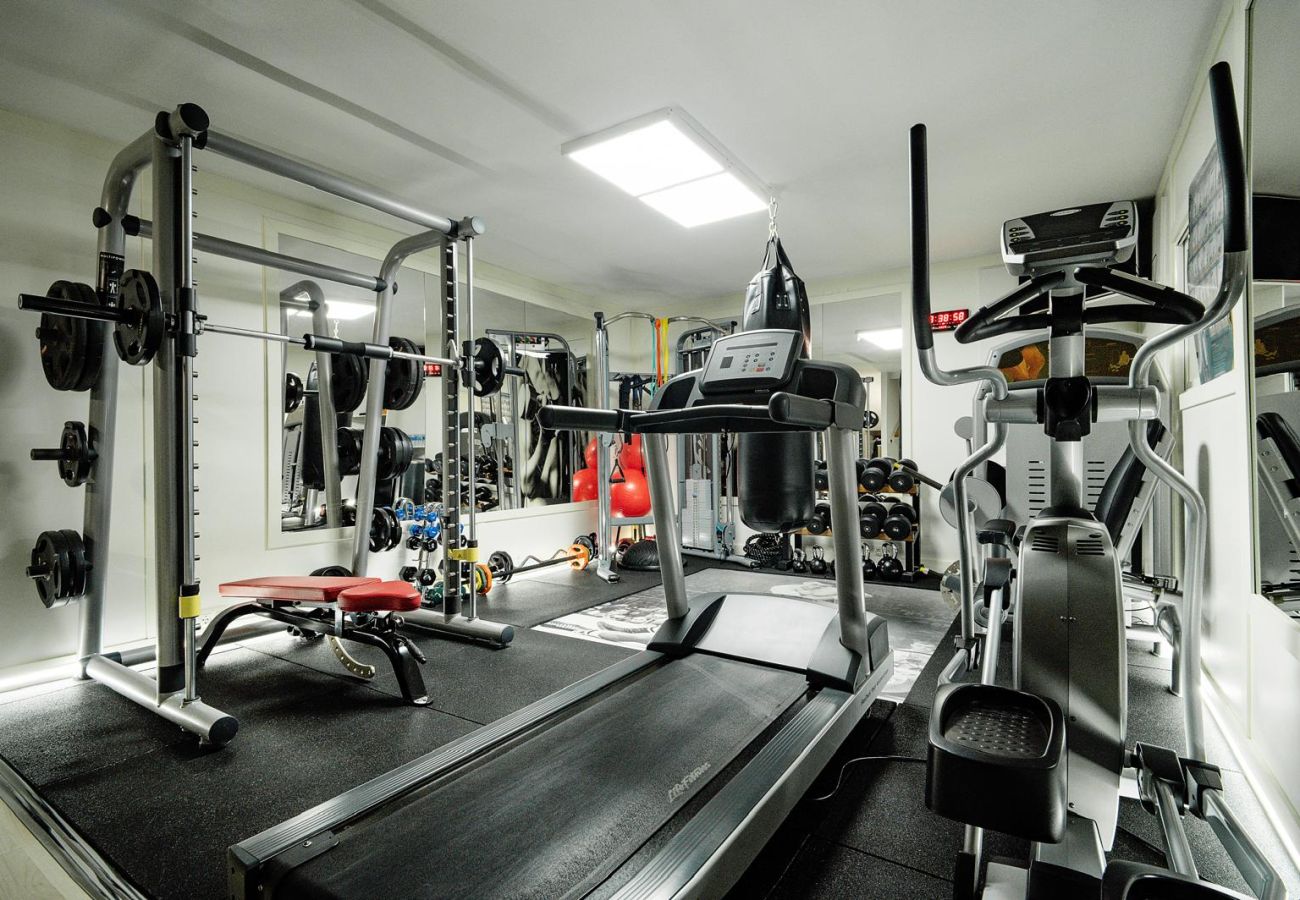 Chalet à Pozuelo de Alarcón - M (TAJ13) Madrid – Chalet de Lujo con Piscina, Gim