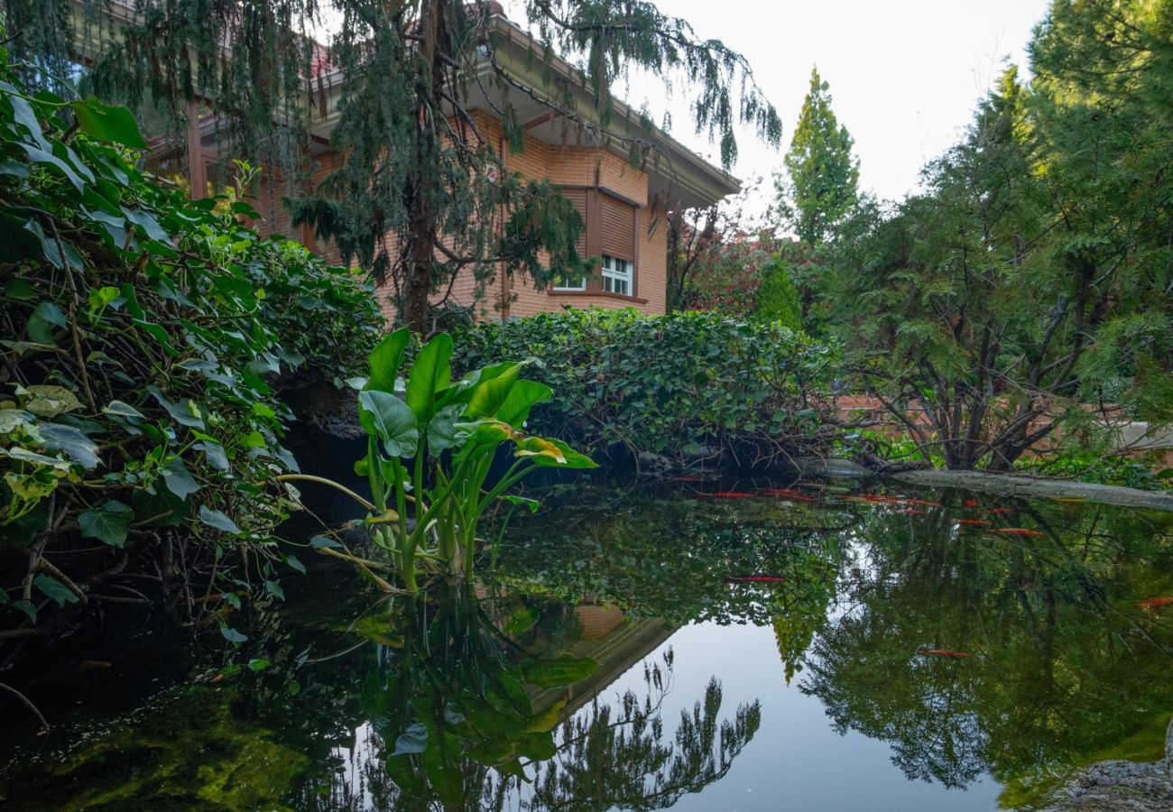 Chalet à Pozuelo de Alarcón - M (TAJ13) Madrid – Chalet de Lujo con Piscina, Gim