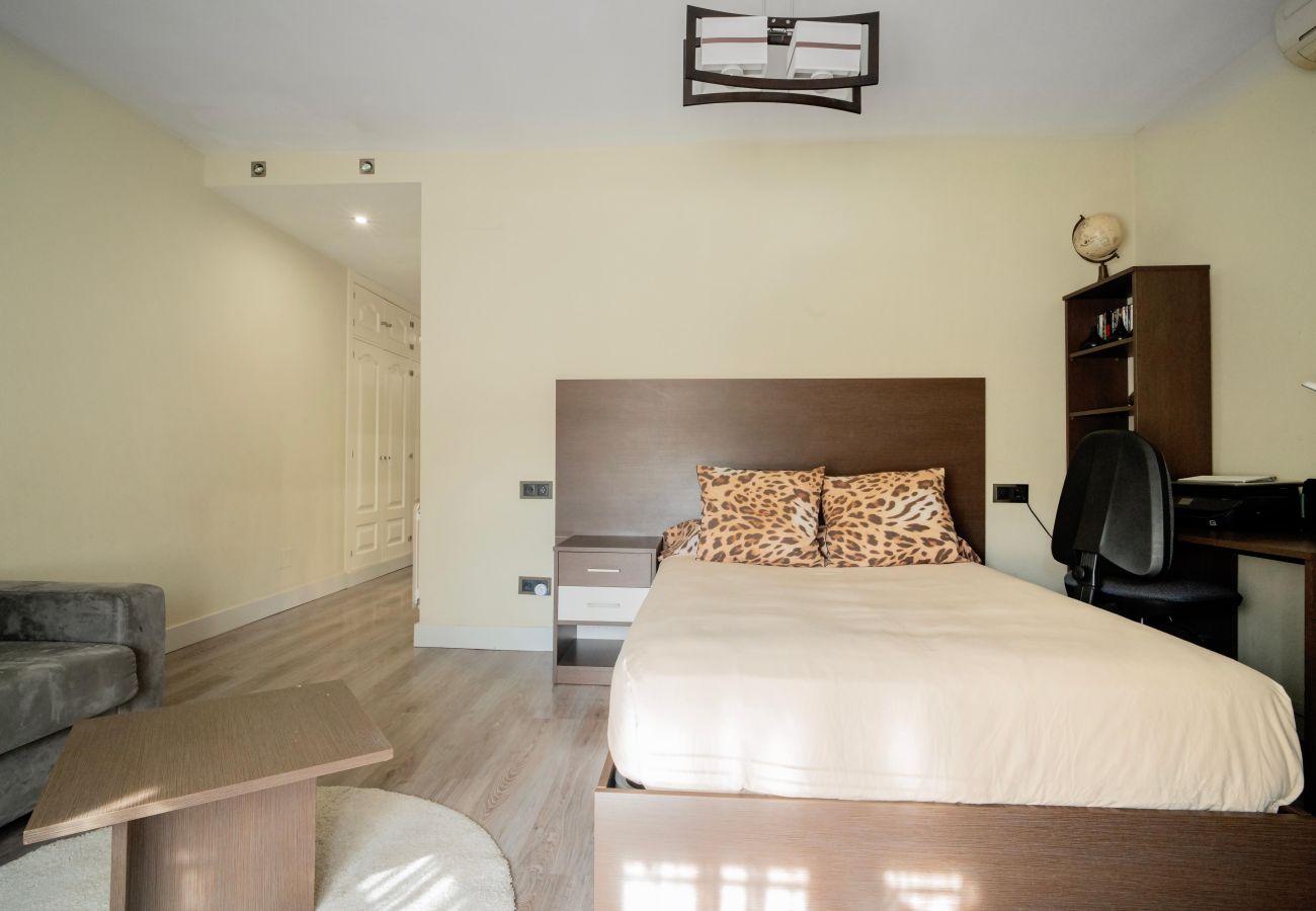 Chalet à Pozuelo de Alarcón - M (TAJ13) Madrid – Chalet de Lujo con Piscina, Gim
