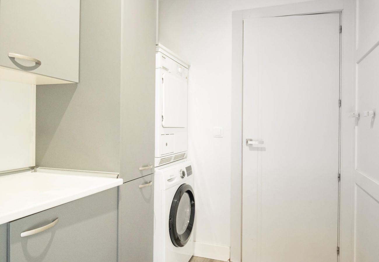Chalet à Pozuelo de Alarcón - M (TAJ13) Madrid – Chalet de Lujo con Piscina, Gim