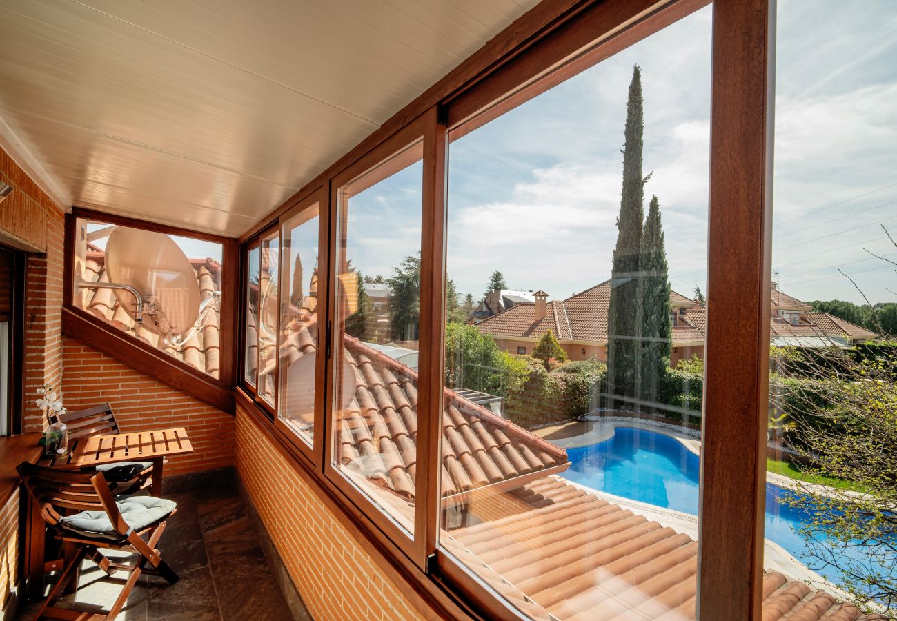 Chalet à Pozuelo de Alarcón - M (TAJ13) Madrid – Chalet de Lujo con Piscina, Gim