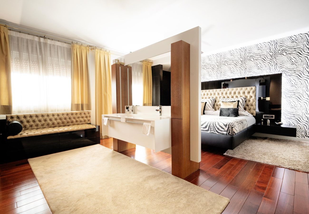 Chalet à Pozuelo de Alarcón - M (TAJ13) Madrid – Chalet de Lujo con Piscina, Gim