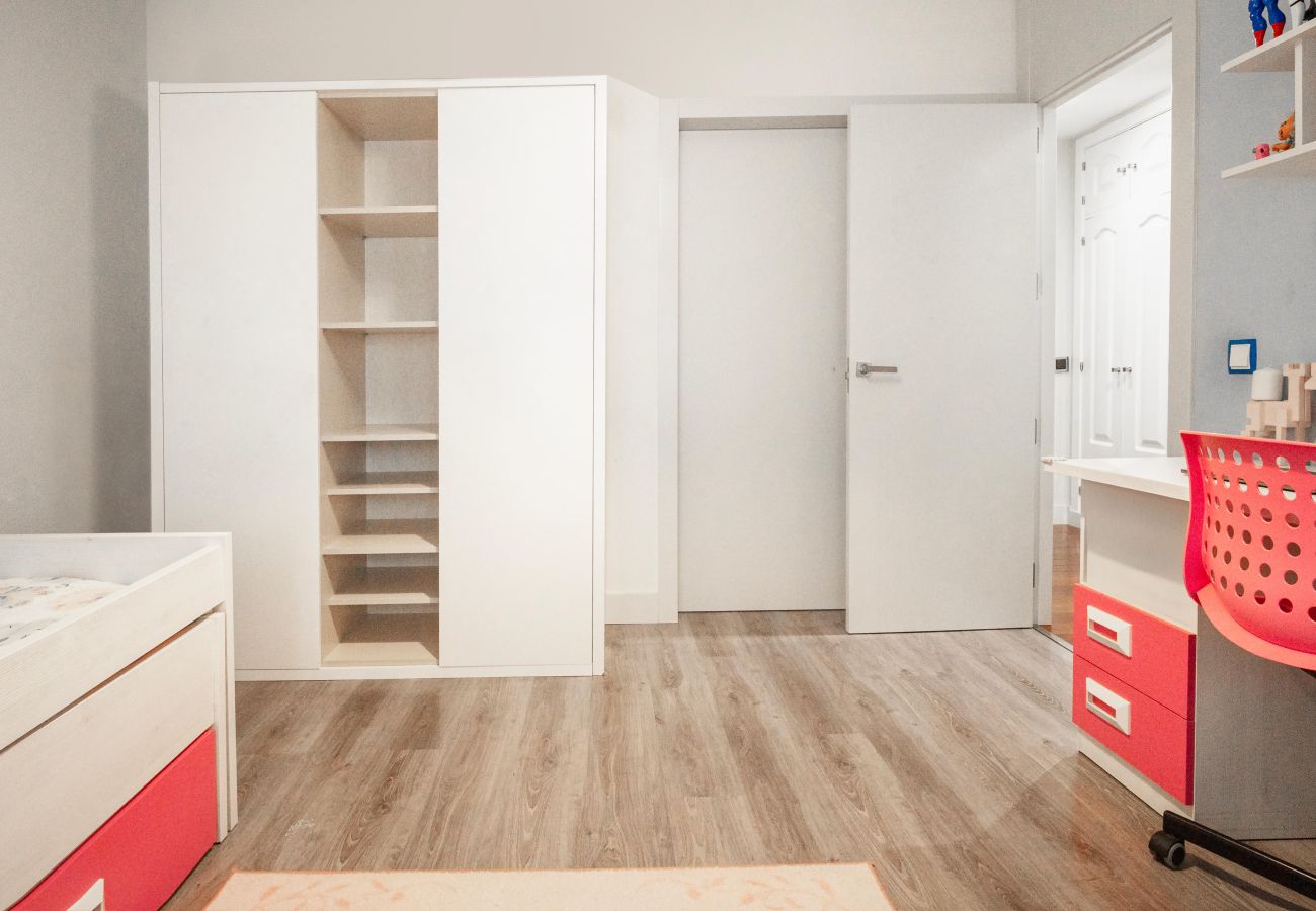 Chalet à Pozuelo de Alarcón - M (TAJ13) Madrid – Chalet de Lujo con Piscina, Gim