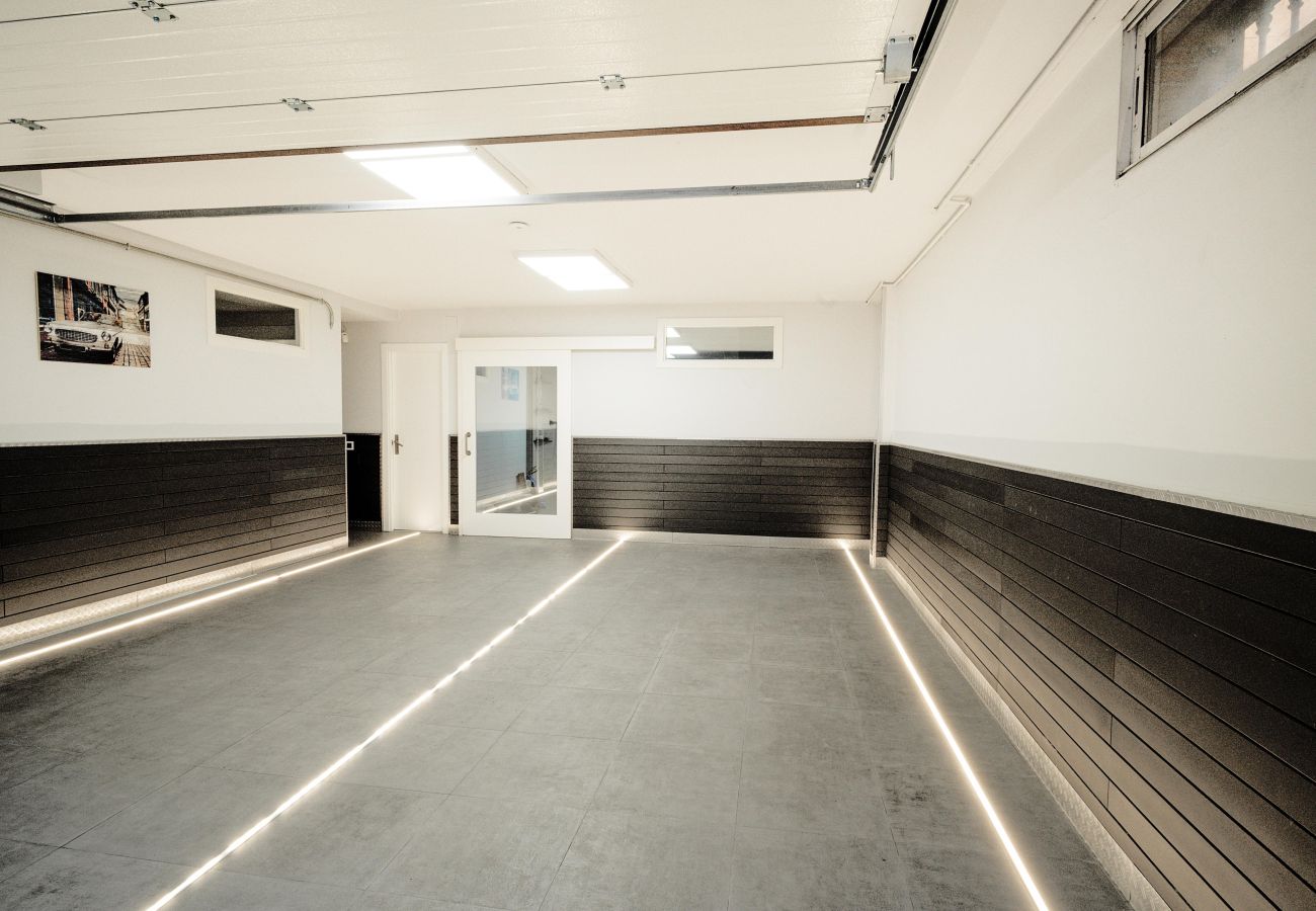 Chalet à Pozuelo de Alarcón - M (TAJ13) Madrid – Chalet de Lujo con Piscina, Gim