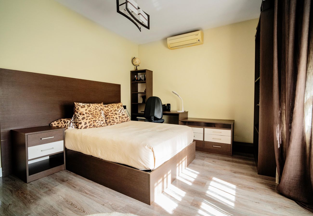 Chalet à Pozuelo de Alarcón - M (TAJ13) Madrid – Chalet de Lujo con Piscina, Gim