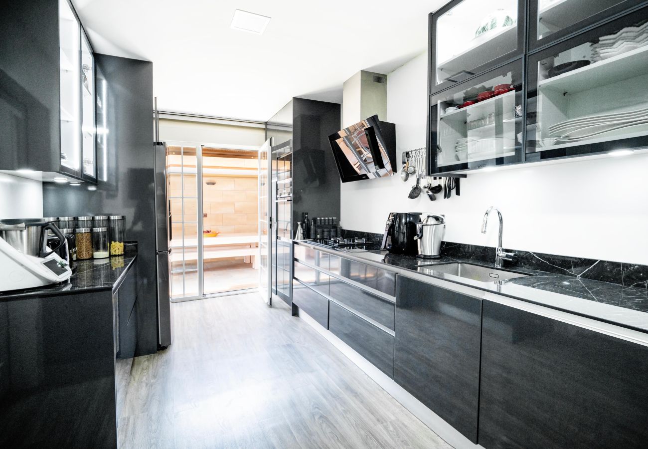 Chalet à Pozuelo de Alarcón - M (TAJ13) Madrid – Chalet de Lujo con Piscina, Gim