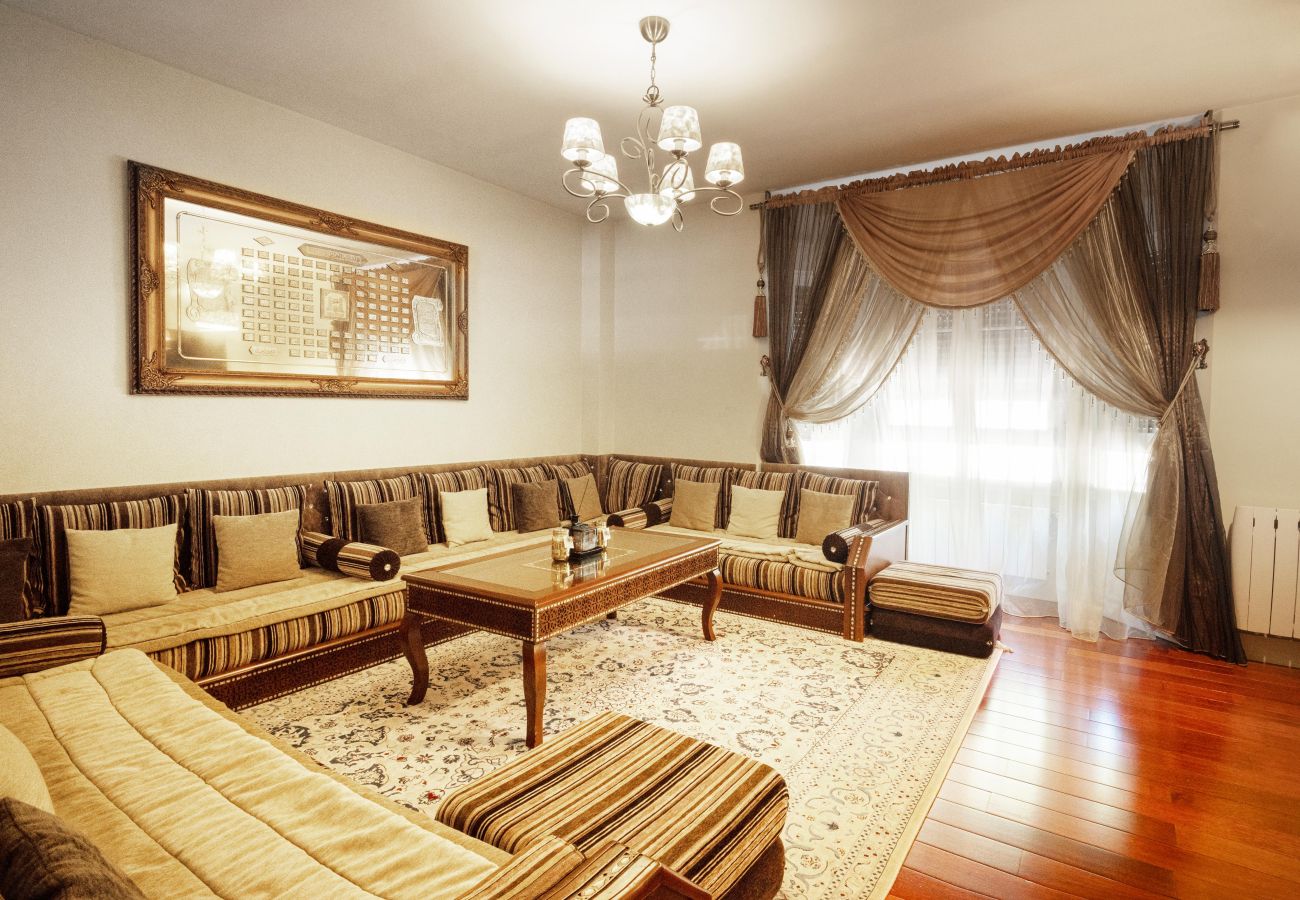 Chalet à Pozuelo de Alarcón - M (TAJ13) Madrid – Chalet de Lujo con Piscina, Gim