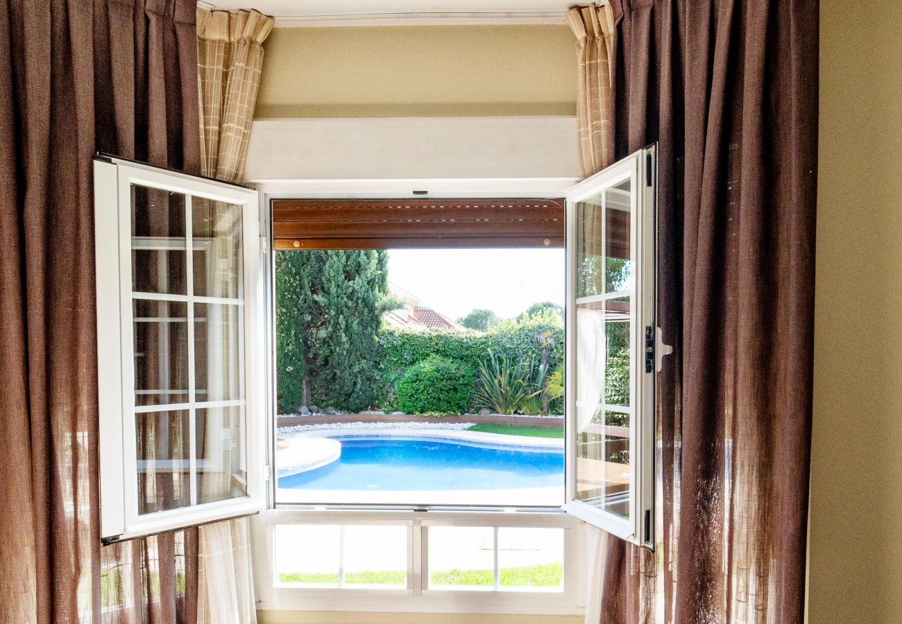 Chalet à Pozuelo de Alarcón - M (TAJ13) Madrid – Chalet de Lujo con Piscina, Gim