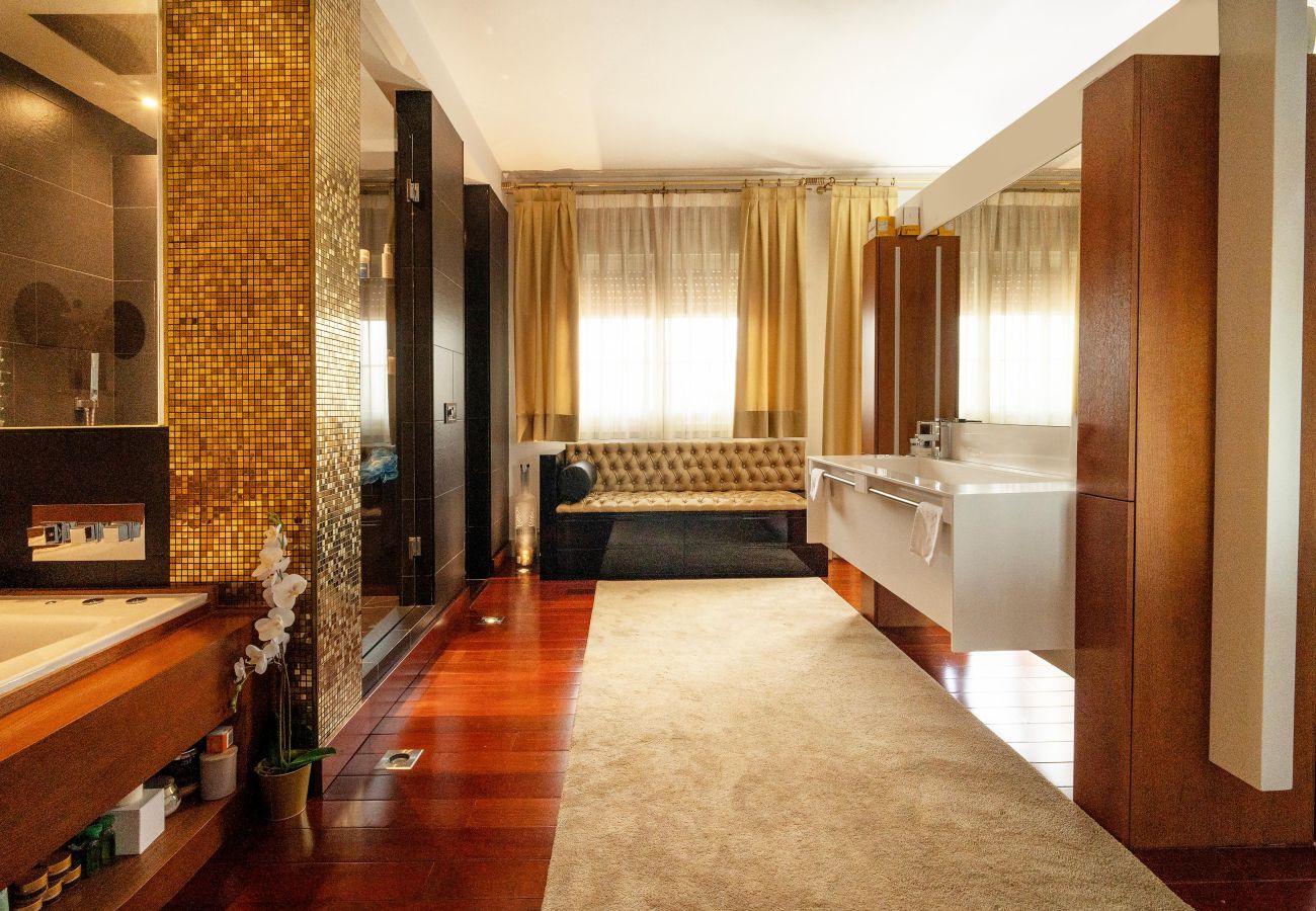 Chalet à Pozuelo de Alarcón - M (TAJ13) Madrid – Chalet de Lujo con Piscina, Gim