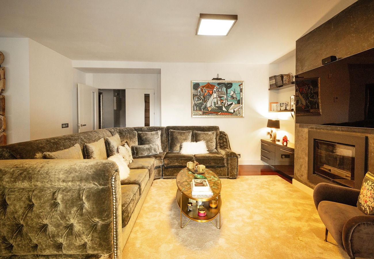 Chalet à Pozuelo de Alarcón - M (TAJ13) Madrid – Chalet de Lujo con Piscina, Gim