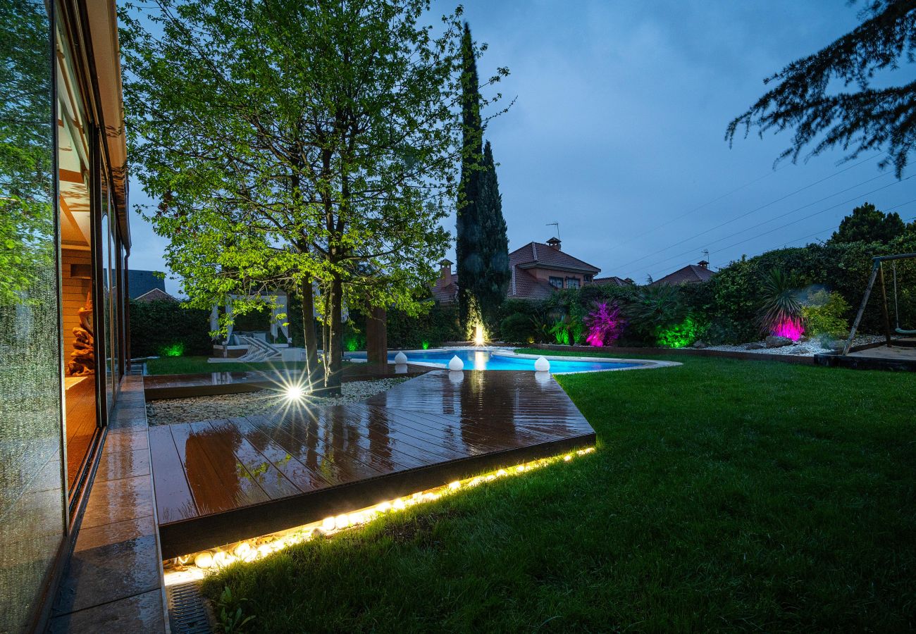 Chalet à Pozuelo de Alarcón - M (TAJ13) Madrid – Chalet de Lujo con Piscina, Gim