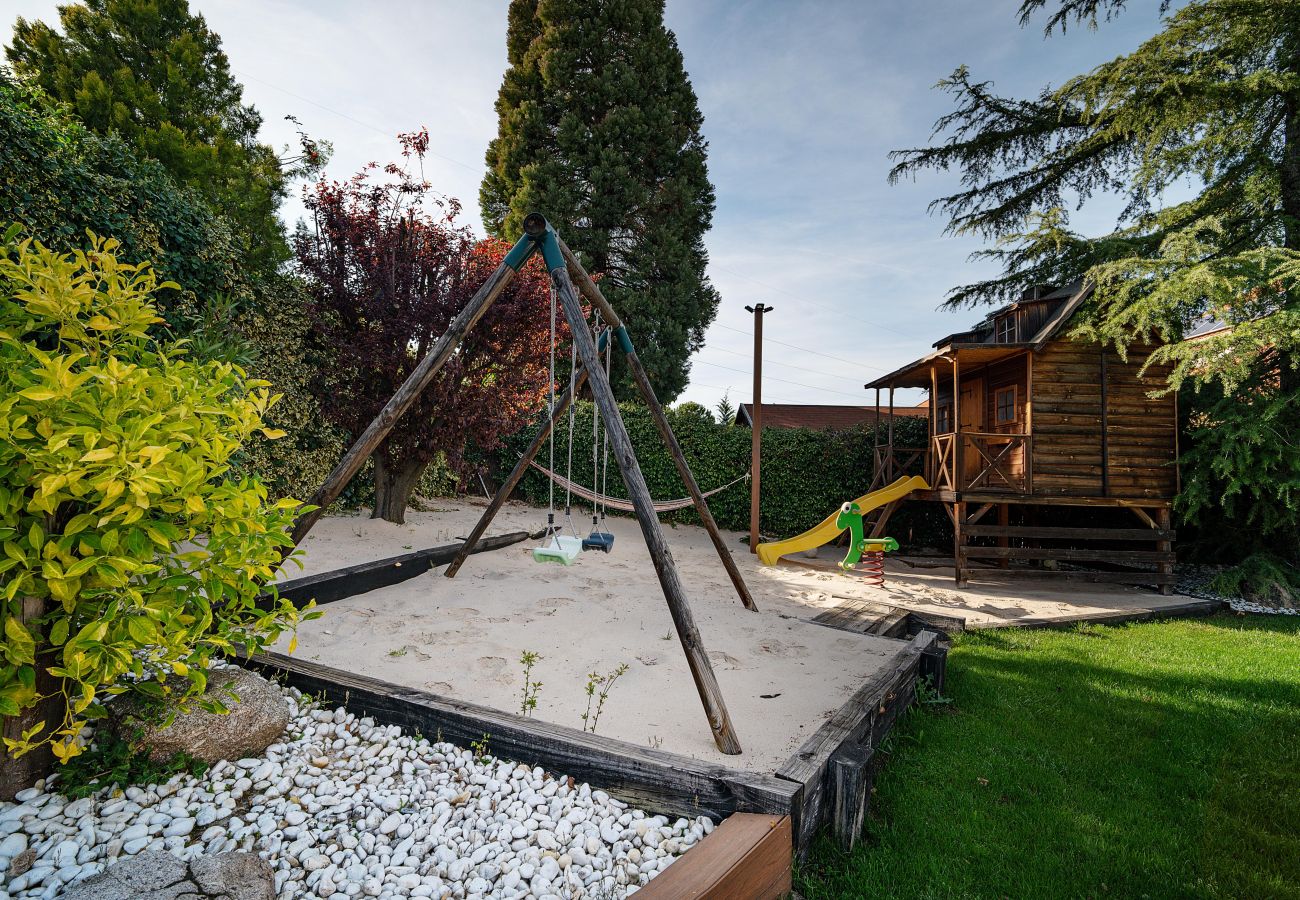 Chalet à Pozuelo de Alarcón - M (TAJ13) Madrid – Chalet de Lujo con Piscina, Gim
