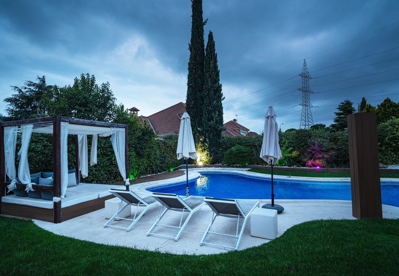 Chalet à Pozuelo de Alarcón - M (TAJ13) Madrid – Chalet de Lujo con Piscina, Gim