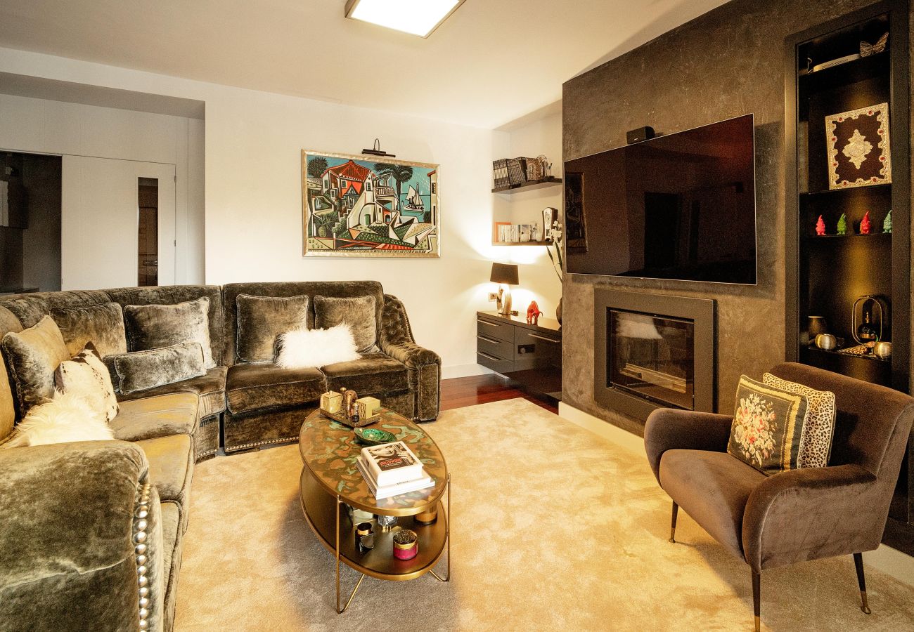 Chalet à Pozuelo de Alarcón - M (TAJ13) Madrid – Chalet de Lujo con Piscina, Gim