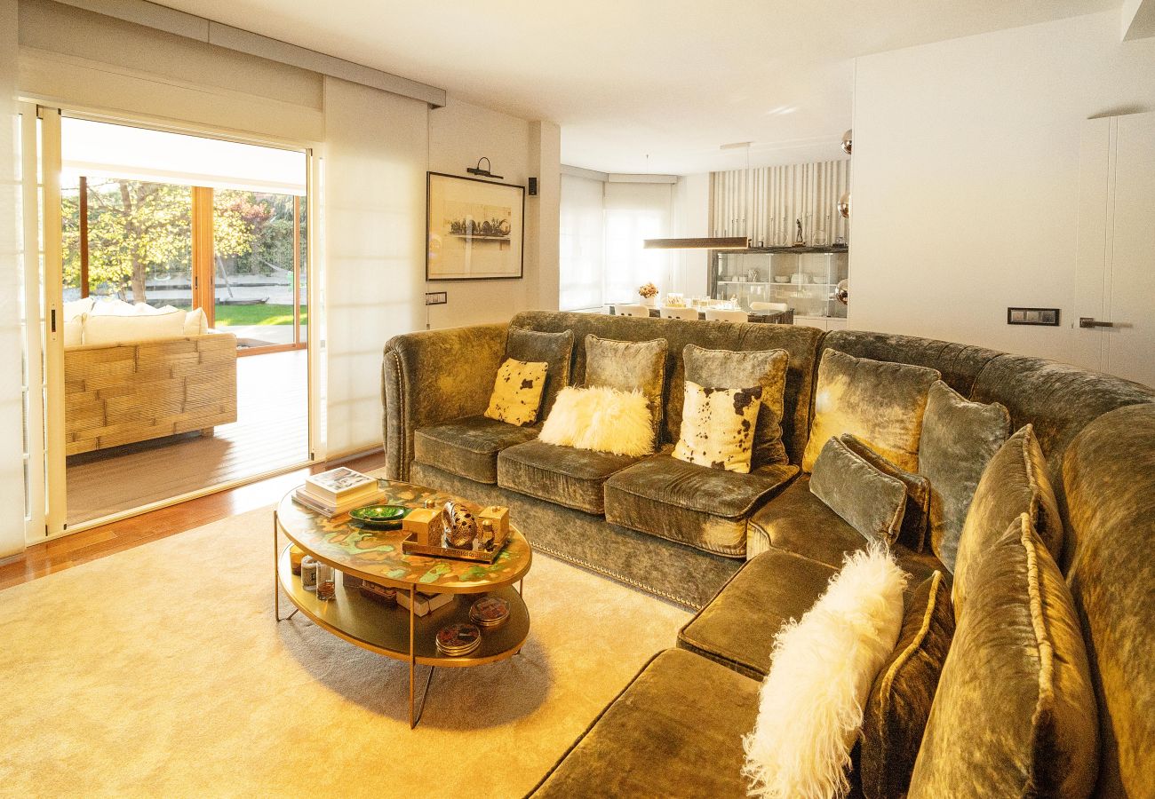 Chalet à Pozuelo de Alarcón - M (TAJ13) Madrid – Chalet de Lujo con Piscina, Gim