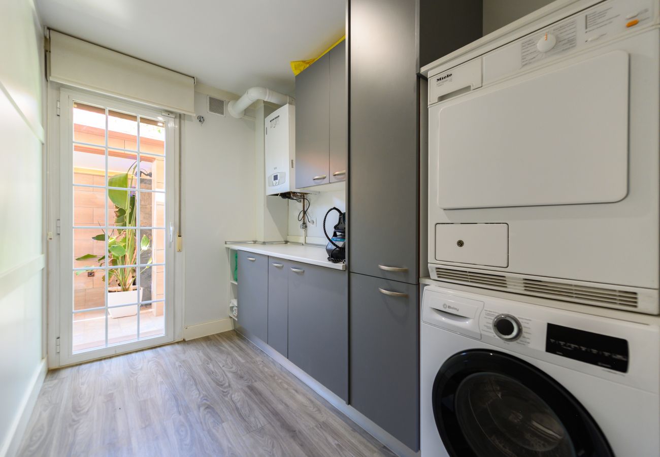 Chalet à Villaviciosa de Odón - M (TAJ13) Madrid – Chalet de Lujo con Piscina, Gim