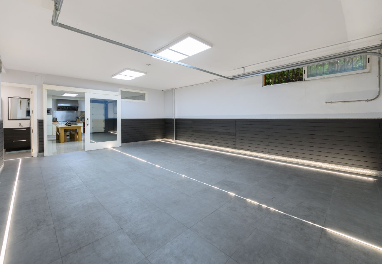 Chalet à Villaviciosa de Odón - M (TAJ13) Madrid – Chalet de Lujo con Piscina, Gim