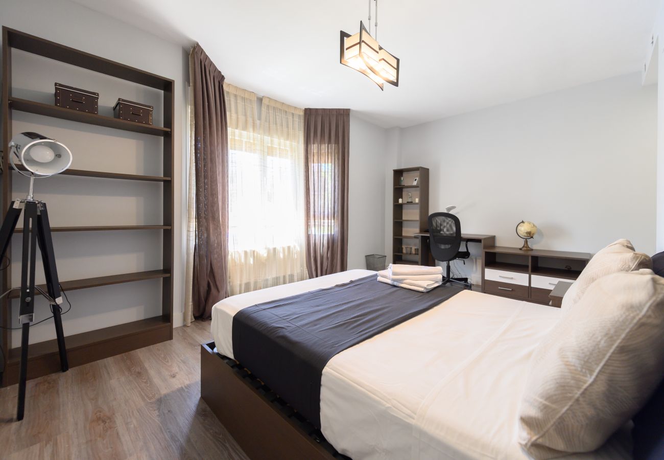 Chalet à Villaviciosa de Odón - M (TAJ13) Madrid – Chalet de Lujo con Piscina, Gim