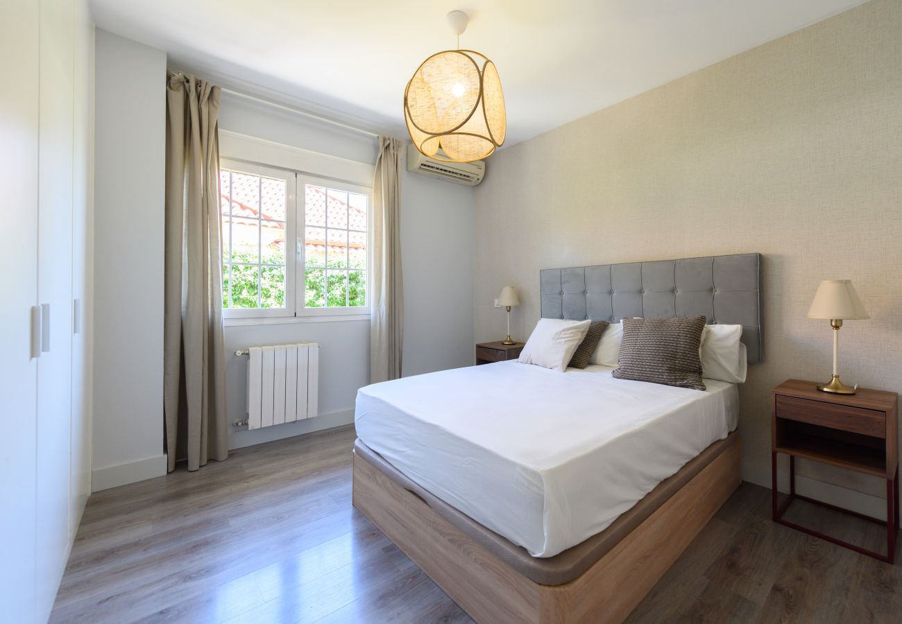 Chalet à Villaviciosa de Odón - M (TAJ13) Madrid – Chalet de Lujo con Piscina, Gim